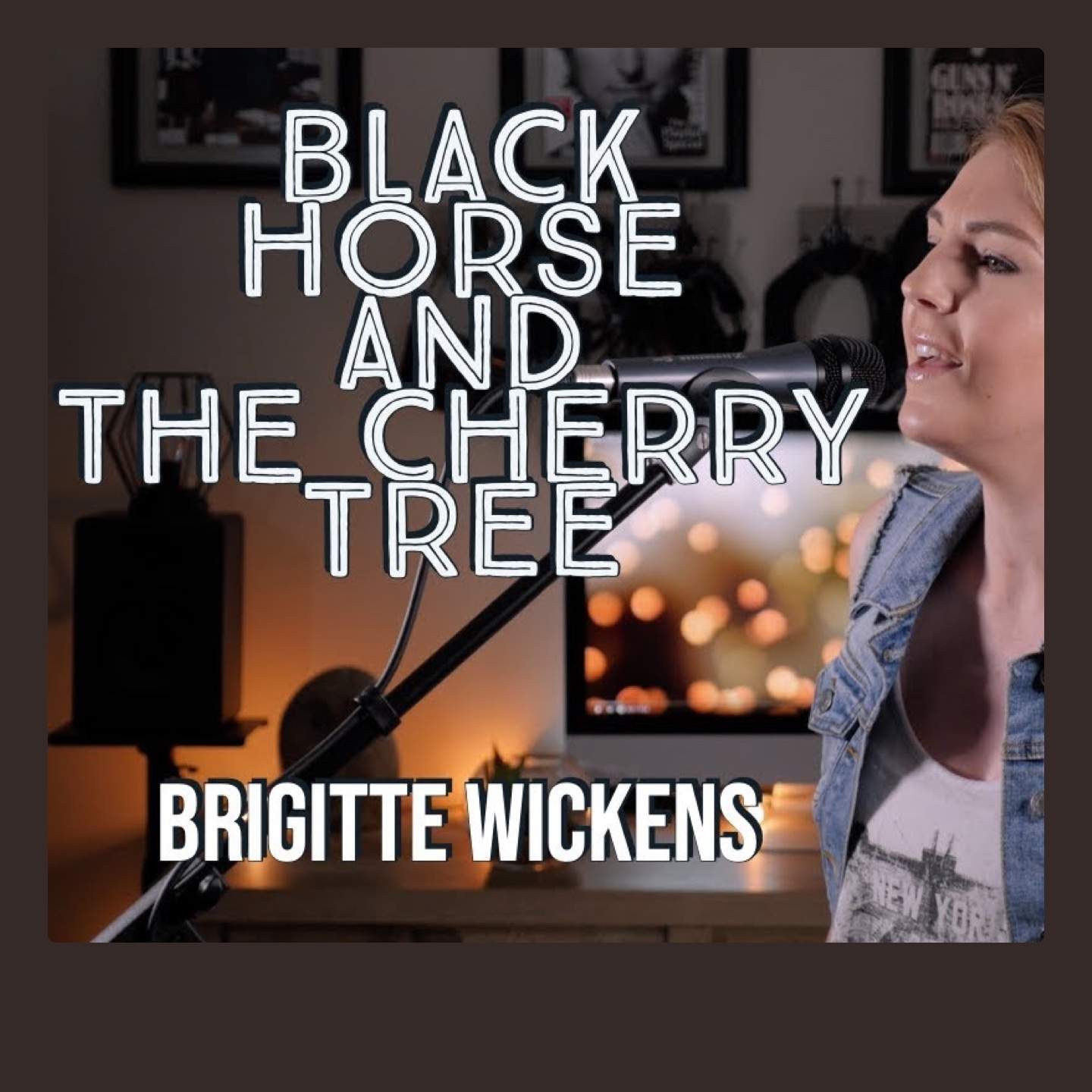 Black Horse And The Cherry Tree -
                    Luxe radio
