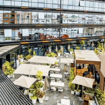 Azour : la nouvelle table de l’hôtel Onomo Casablanca City - Le Journal du Luxe -
                    Luxe radio