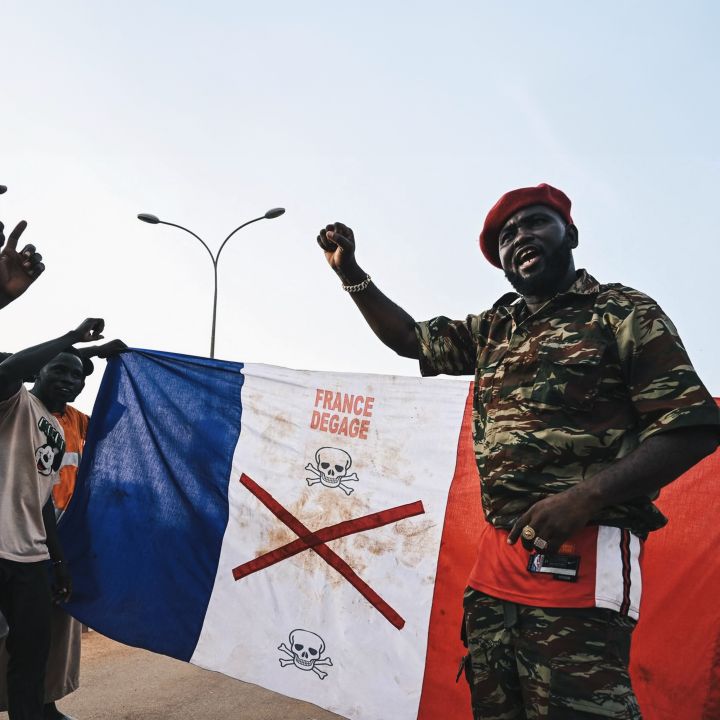 Le Niger se dirige-t-il vraiment vers la souveraineté ? - Les Débats -
                    Luxe radio