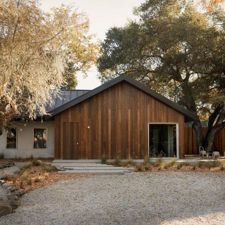 Transformer une cabane des années 1920 en refuge contemporain, sans trahir son âme. - Architecture -
                    Luxe radio