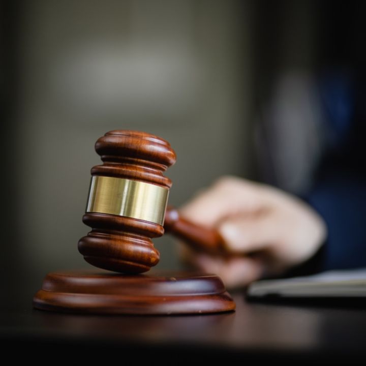 Une décision de justice a-t-elle encore une véritable valeur si elle n'est jamais exécutée ? Avec Mohamed Oulkhouir, chroniqueur Luxe Radio - Droit Des Affaires -
                    Luxe radio