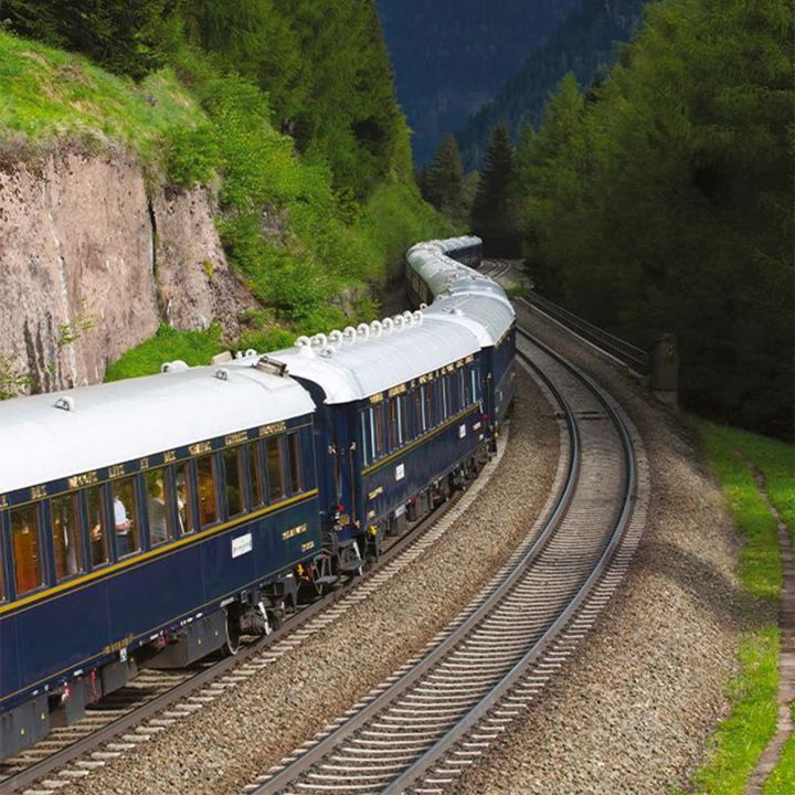 Venice Simplon-Orient-Express: Paris → Côte amalfitaine, printemps 2026 - Le Journal du Luxe -
                    Luxe radio