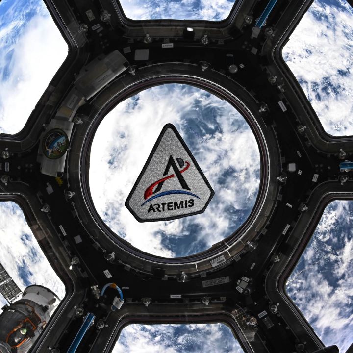 Artemis II se suit en direct, presque minute par minute - Sciences & Santé -
                    Luxe radio