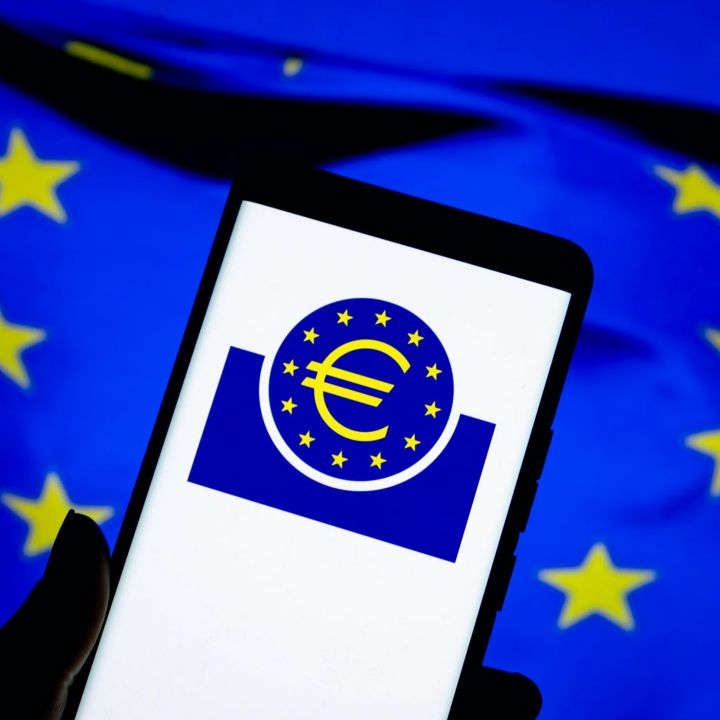 L’Union européenne cherche de nouvelles recettes et regarde de plus en plus du côté du numérique - Le Coin Des Cryptos -
                    Luxe radio