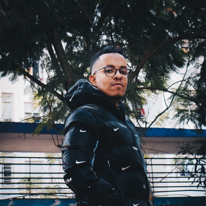 Al Mouhtaram dévoile “LIAM”: un cri sincère d’une jeunesse en quête de sens - Le Journal des Arts -
                    Luxe radio