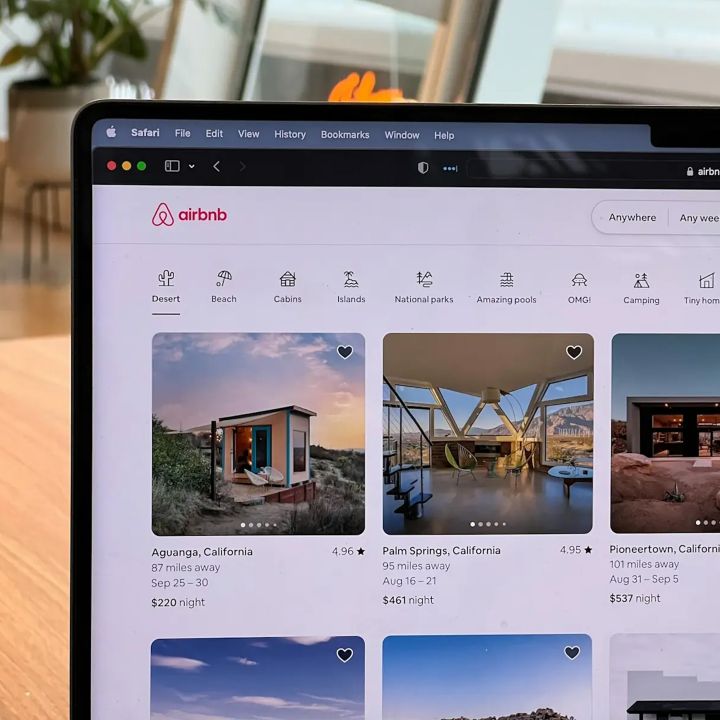 Airbnb : son agent IA personnalisé traite environ un tiers des demandes d’assistance client en Amérique du Nord - Le Monde AI -
                    Luxe radio