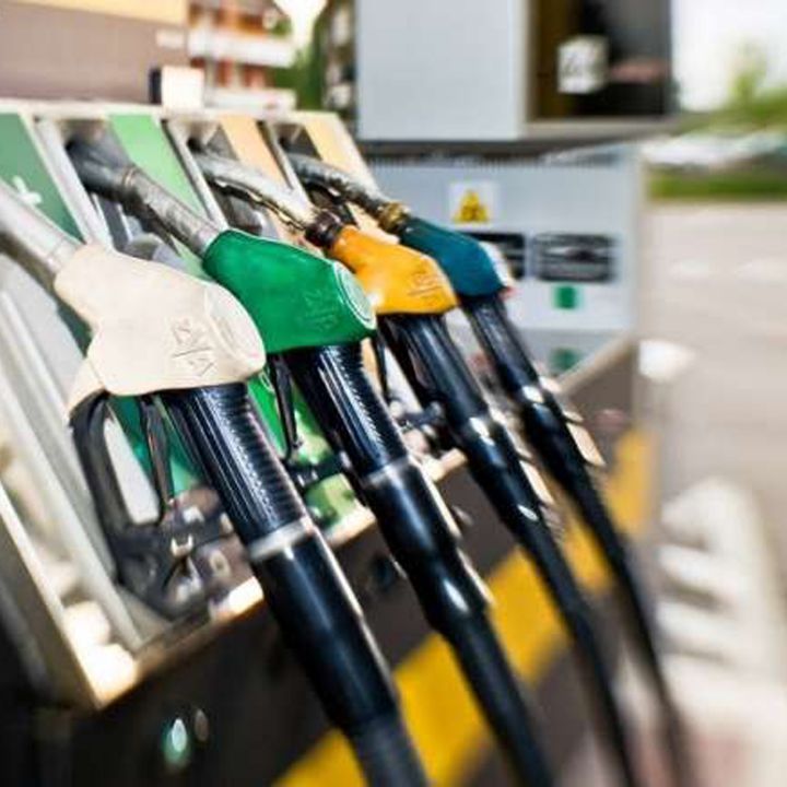 Prix à la pompe : souveraineté ou pari risqué pour les finances publiques ? - Le Fil Des Actus -
                    Luxe radio