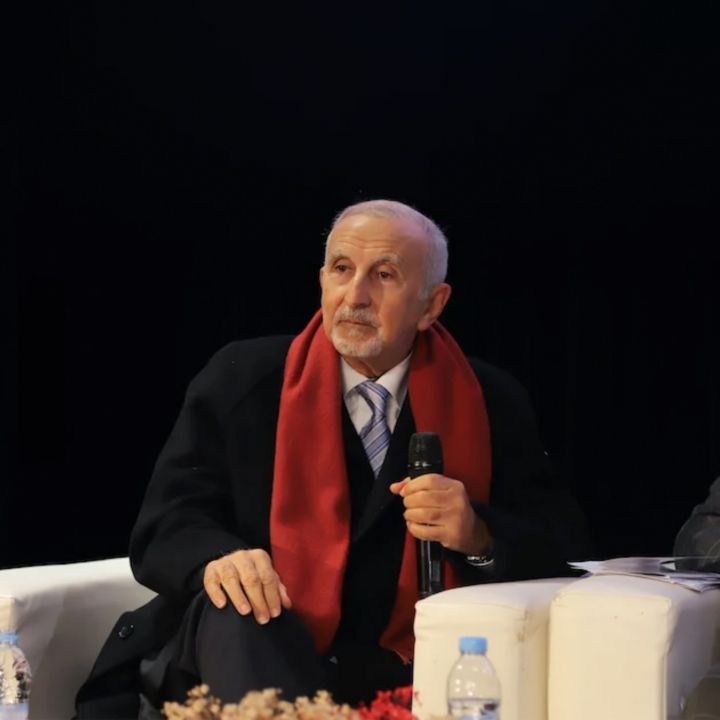 Rabat : un ouvrage de référence éclaire la place du Maroc dans les relations internationales - Littérature -
                    Luxe radio