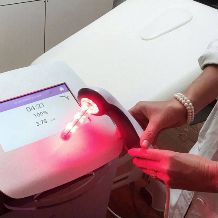 Photobiomodulation: Efficacité des soins Grâce à la lumière LED. - Les Invités de Heure Essentielle -
                    Luxe radio