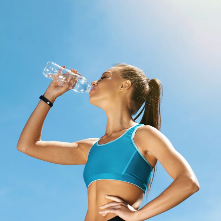 L'hydratation post-sport: clé de la récupération et de la performance - Bien-Être -
                    Luxe radio