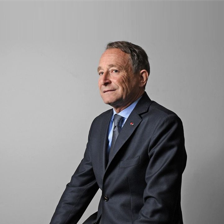 Pierre de Villiers : un général français au service des USA - Les Débats -
                    Luxe radio