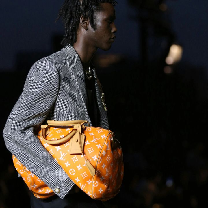 Le luxe d’occasion s’impose comme un nouveau moteur de croissance du secteur - Le Journal du Luxe -
                    Luxe radio