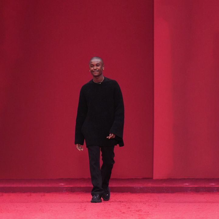 Premier défilé de Maximilian Davis pour Ferragamo - Le Journal du Luxe -
                    Luxe radio