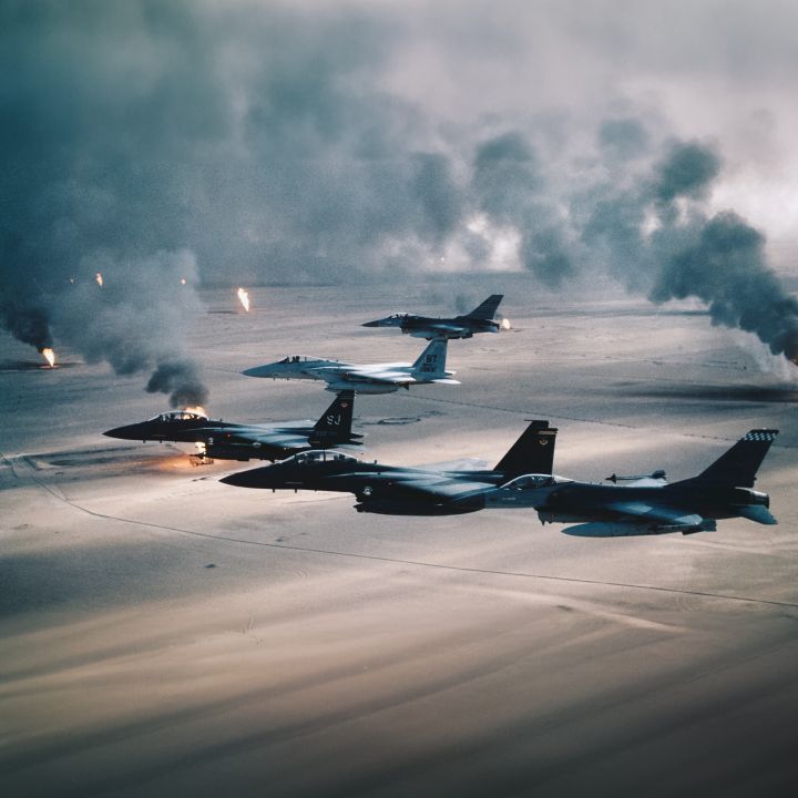 Le Golfe brûle, l’histoire bégaie : qui maîtrise encore la machine de guerre ? - Avec Ou Sans Parure -
                    Luxe radio