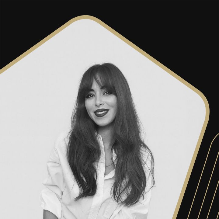 "Mon premier pot était irrégulier, imparfait. Et finalement il reflète la nature, parce que dans la nature rien n'est vraiment parfait et symétrique " Avec Sophia Lambarki, fondatrice des Jardins de Sofie - Spotlight -
                    Luxe radio