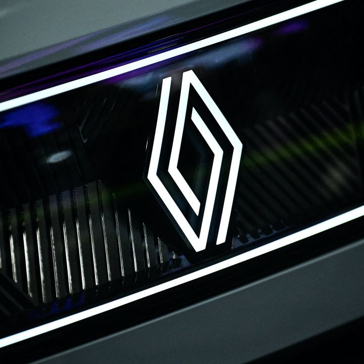 Renault accuse une lourde perte nette de près de 11 milliards d’euros en 2025 - Écho Entreprises -
                    Luxe radio