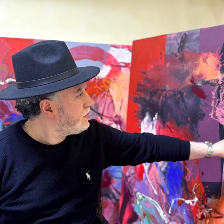 À Marrakech, Fouad Chardoudi expose une peinture en pleine transformation. - Le Journal des Arts -
                    Luxe radio