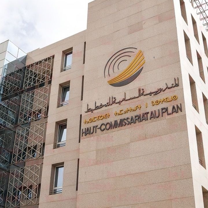 HCP : près de 193 000 emplois créés en un an. - L’œil Macro -
                    Luxe radio