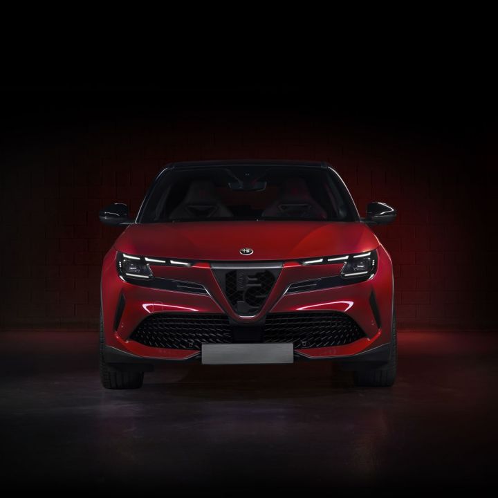 La nouvelle Alfa Romeo Junior sportive et compacte - Le Journal du Luxe -
                    Luxe radio