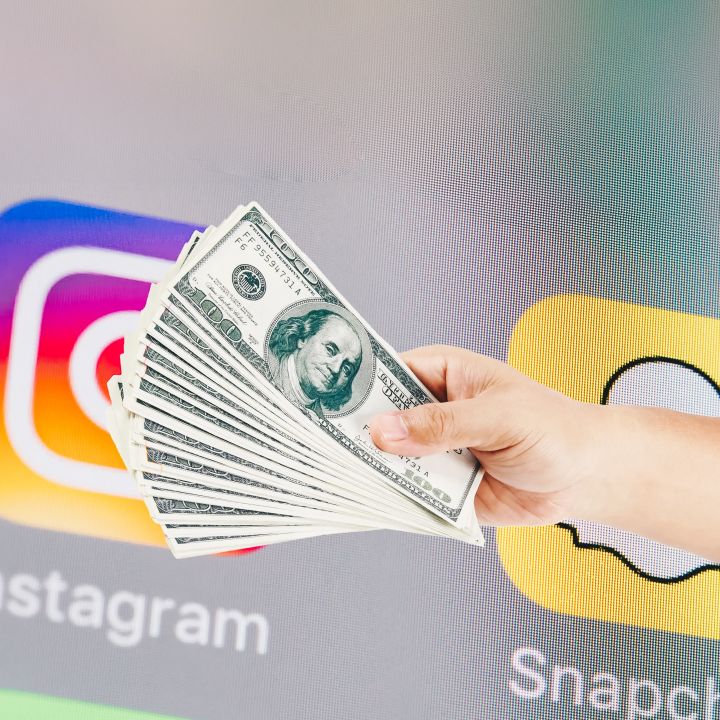 L’influence des réseaux sociaux sur la quête d’argent rapide chez les jeunes: une voie sans retour ? - Avec Ou Sans Parure -
                    Luxe radio