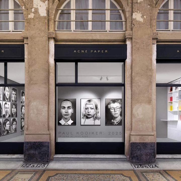 Acne Studios: du vestiaire aux cimaises - Le Journal du Luxe -
                    Luxe radio