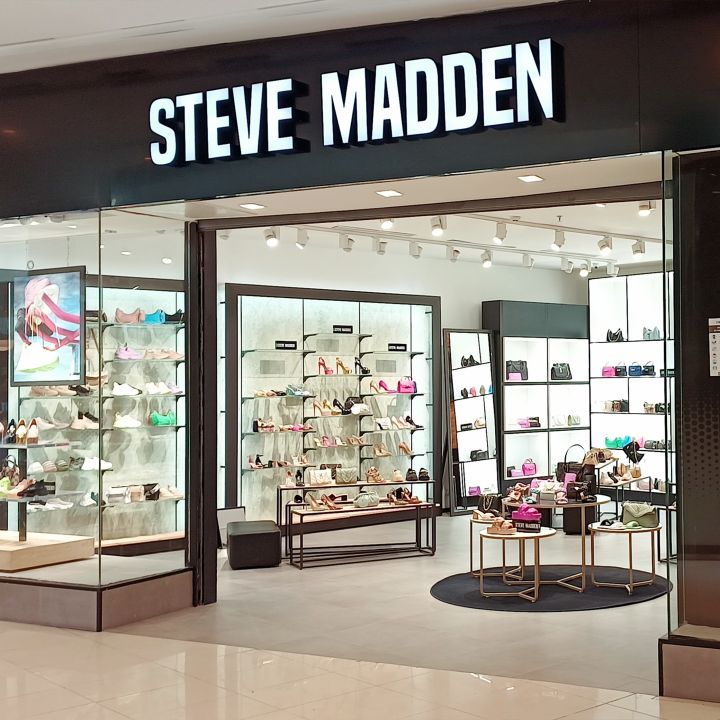 Steve Madden accélère le pas - Le Journal du Luxe -
                    Luxe radio