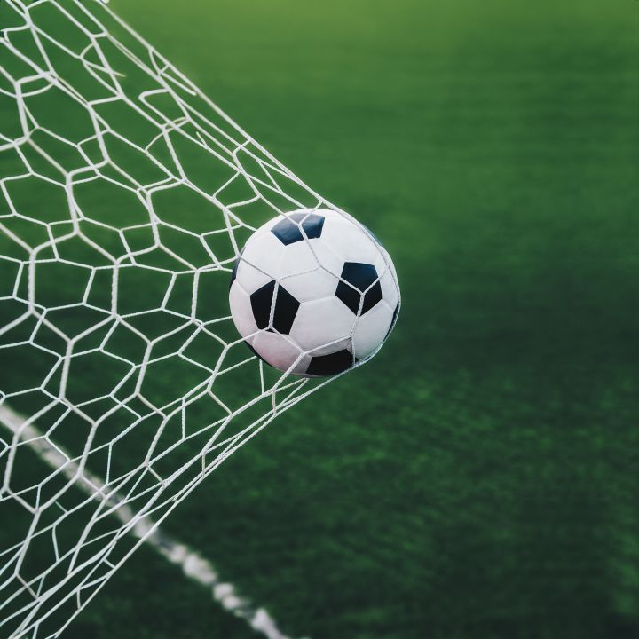 Le football est-il un sport démocratique ? - Avec Ou Sans Parure -
                    Luxe radio