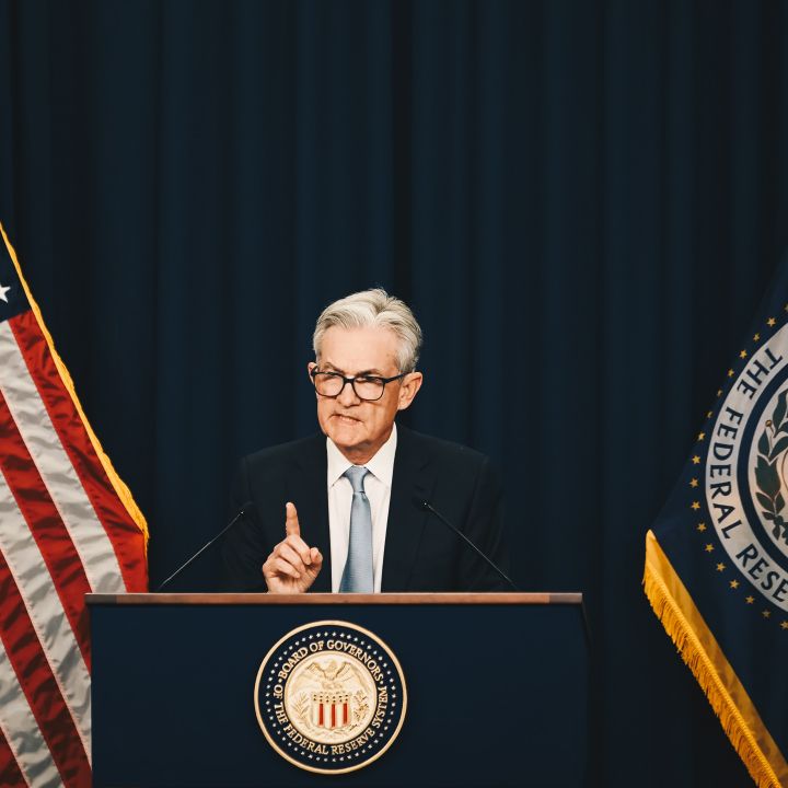 La FED va-t-elle assouplir les règles pour les banques ? - Le Coin Des Cryptos -
                    Luxe radio