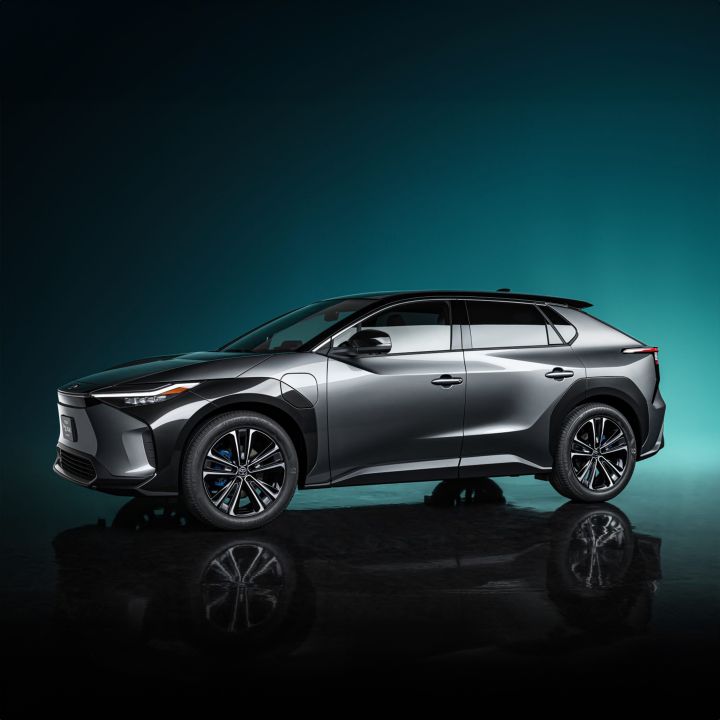 Toyota lance son premier SUV 100 % électrique au Maroc - Le Journal du Luxe -
                    Luxe radio