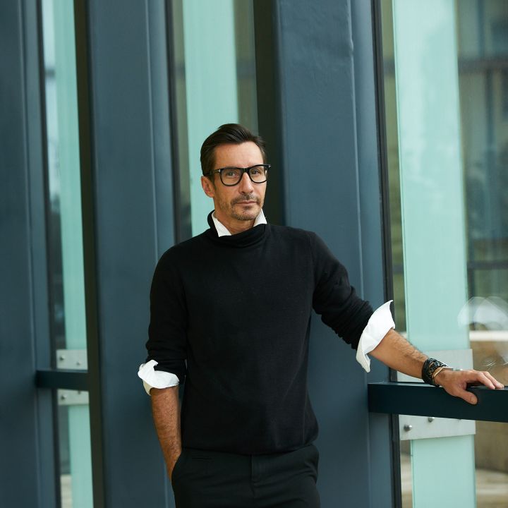 Le Casa Fashion Show présente la collab’ IO x Patrick Boffa - Le Journal du Luxe -
                    Luxe radio