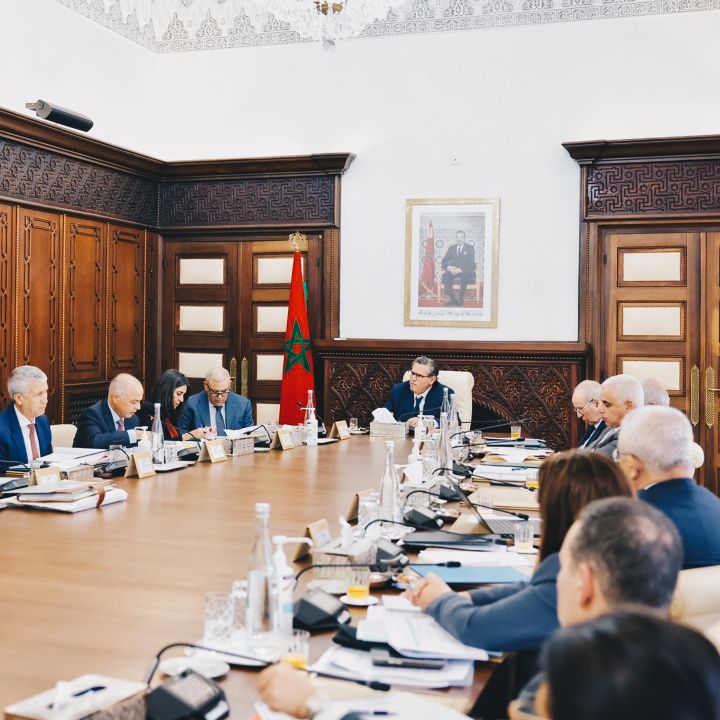 Gouverment Akhannouch: Bilan et opportunités d'un remaniement - Avec Ou Sans Parure -
                    Luxe radio