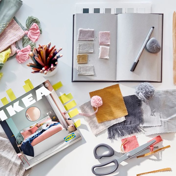Amical et pratique : Ikea publie son catalogue 2021 - Le Journal du Luxe -
                    Luxe radio