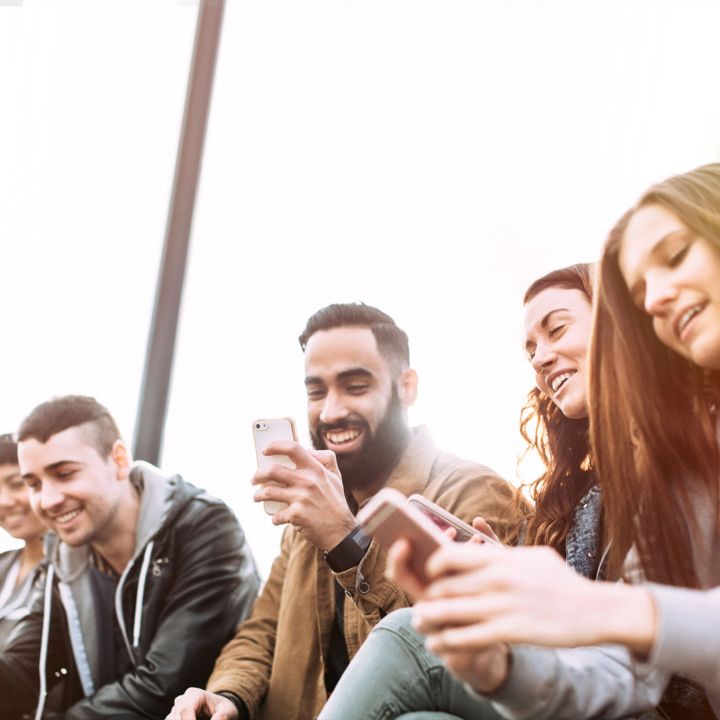 Conflit générationnel : la querelle des anciens et des modernes version 3.0 - Les Débats -
                    Luxe radio