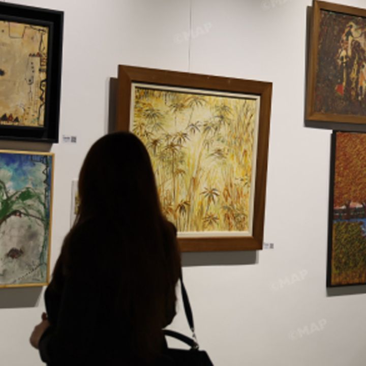 Casablanca : exposition de « Voyage à travers la mémoire : tissu, bois et volumes » - Résonances Culturelles -
                    Luxe radio