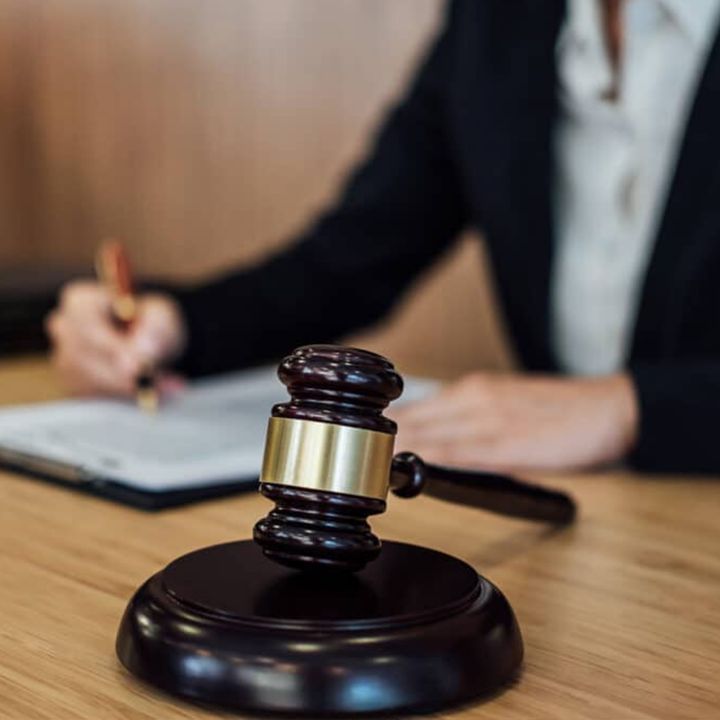 Organisation de la profession d’avocats : qu’est-ce qui change ? Avec Mohamed Oulkhouir, chroniqueur Luxe Radio - Droit Des Affaires -
                    Luxe radio