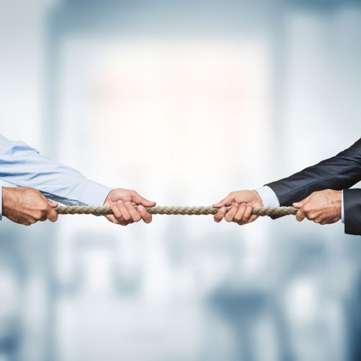 Droit à la concurrence: bien plus qu'un simple cadre technique. Avec Mohamed Oulkhouir, chroniqueur Luxe Radio - Droit Des Affaires -
                    Luxe radio