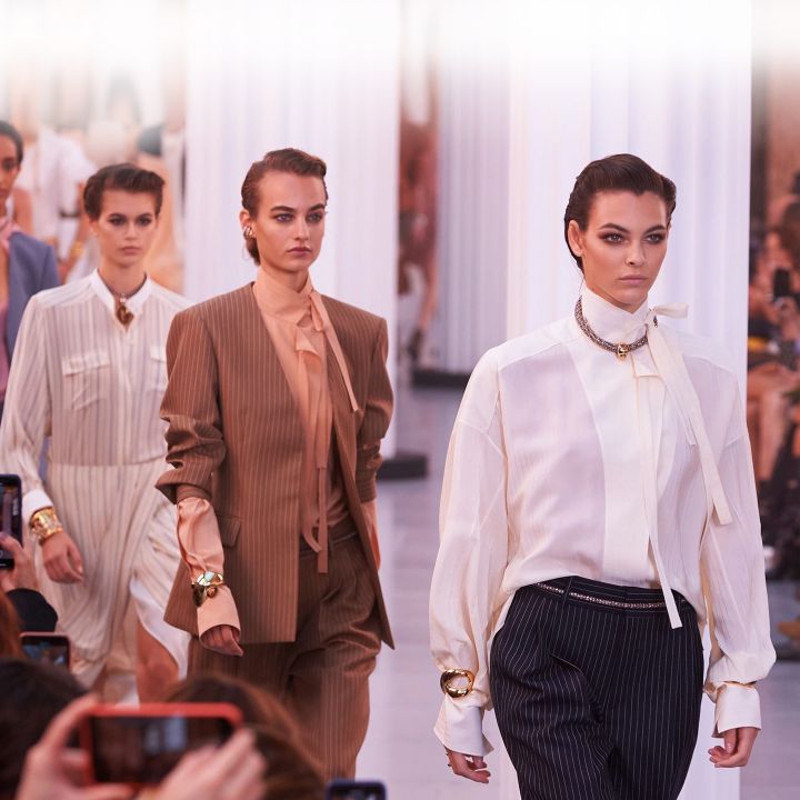 Le manifeste féminin de Chloé - Le Journal du Luxe -
                    Luxe radio
