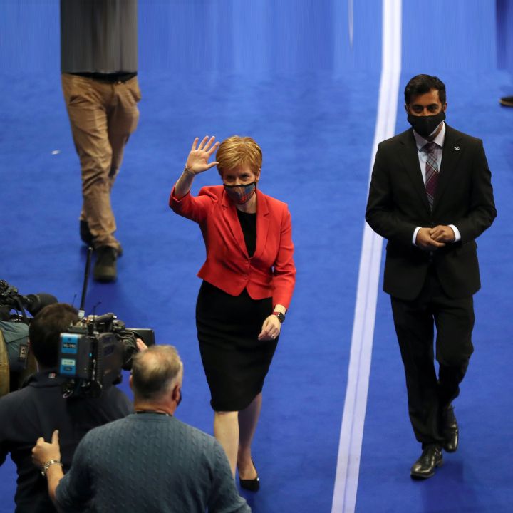 L’Écosse restera-t-elle rattachée à sa gracieuse majesté ? - Les Débats -
                    Luxe radio