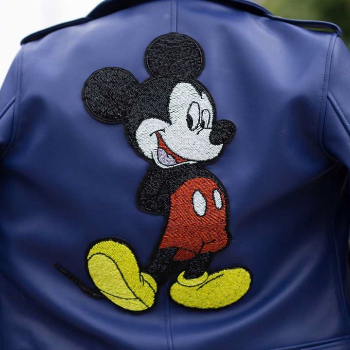 Mickey, 90 ans et icône de la mode - Le Journal du Luxe -
                    Luxe radio