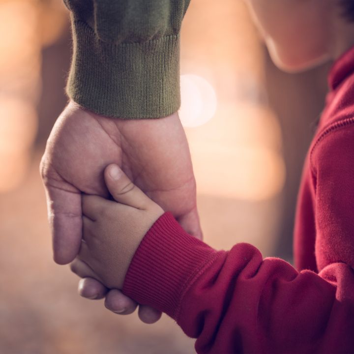 Ce que notre enfance murmure encore en nous - Bien-Être -
                    Luxe radio