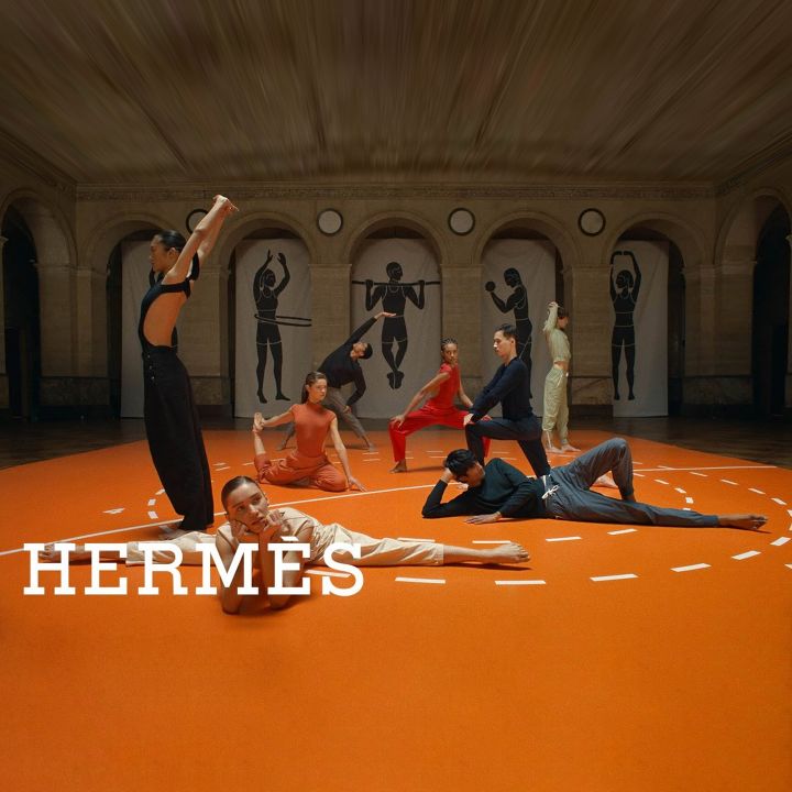 La campagne Hermès Fit, tout en mouvement - Le Journal du Luxe -
                    Luxe radio