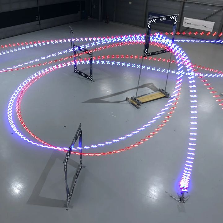 Des pilotes de drones face à l'IA Swift : Qui remporte le match ? - High-Tech -
                    Luxe radio
