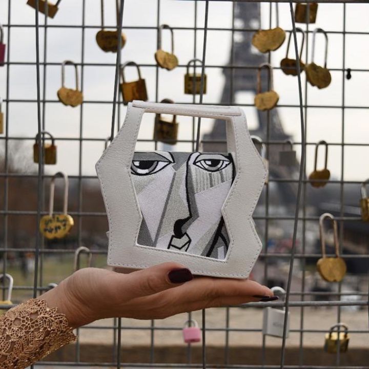 Nadia Chellaoui dévoile ses nouvelles créations - Le Journal du Luxe -
                    Luxe radio