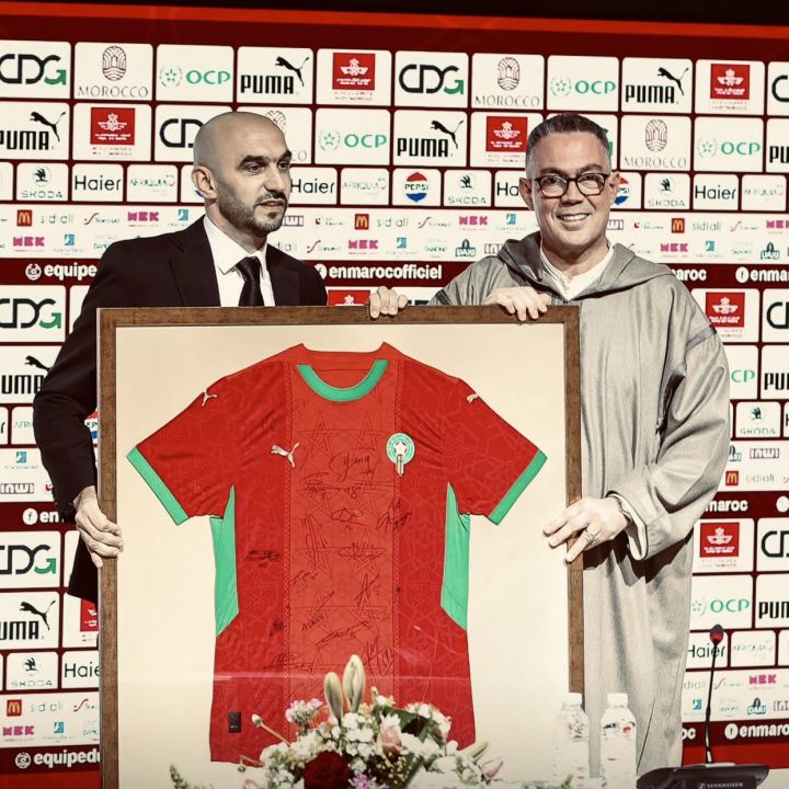 Départ de Regragui : la fin d’un grand chapitre - Le Fil Des Actus -
                    Luxe radio