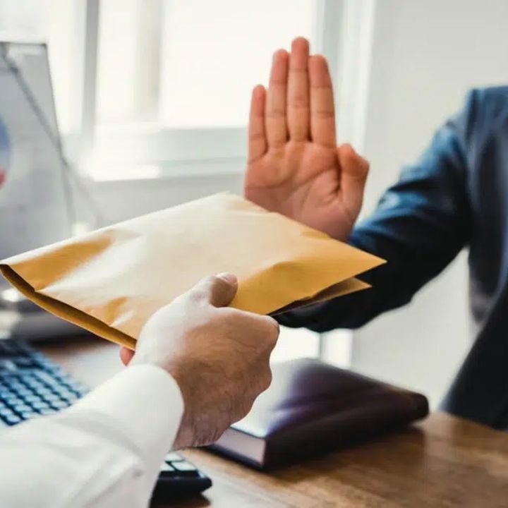 Généralisation du management anticorruption : où s’arrête la recommandation et où commence la contrainte ? Avec Mohamed Oulkhouir, chroniqueur Luxe Radio. - Droit Des Affaires -
                    Luxe radio