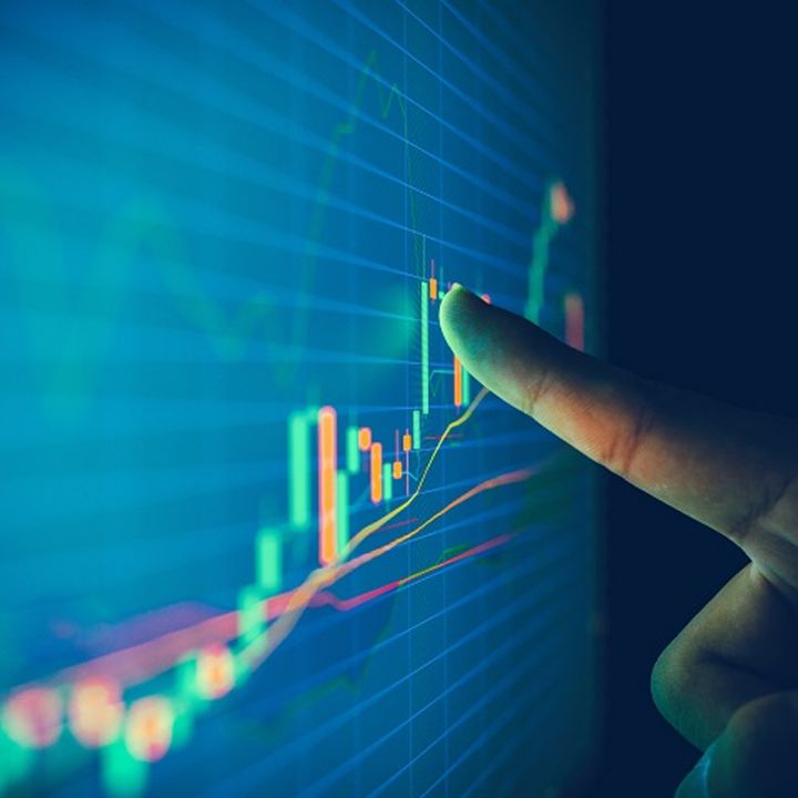 HCP : l’économie nationale devrait progresser de 4,7 % au deuxième trimestre 2026 - L’œil Macro -
                    Luxe radio