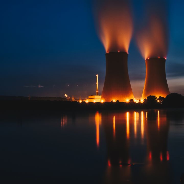 Pourquoi le nucléaire fait-il un grand retour ? - Avec Ou Sans Parure -
                    Luxe radio