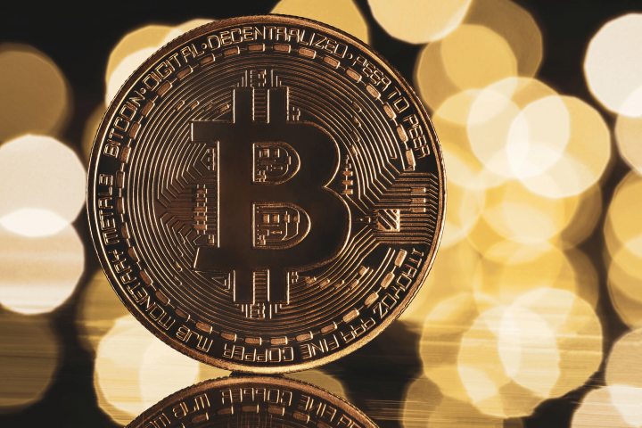 Bitcoin, la première cryptomonnaie décentralisée, devient de plus en plus rare - Le Coin Des Cryptos -
                    Luxe radio