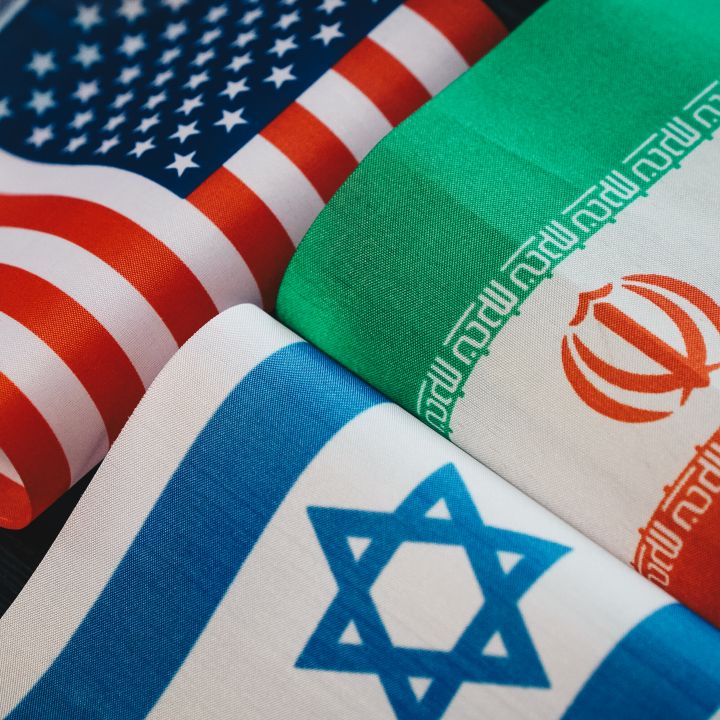 USA – Iran : quelles implications pour l’équilibre géopolitique mondial ? - Avec Ou Sans Parure -
                    Luxe radio