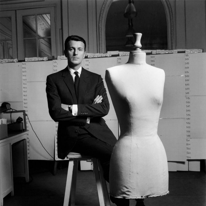 Le couturier Hubert de Givenchy est mort - Le Journal du Luxe -
                    Luxe radio